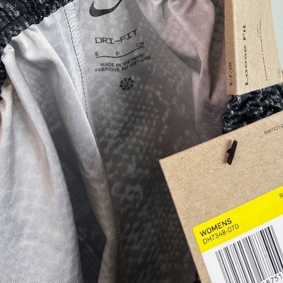 NWT Nike Dri-Fit Rebel Fly Basketball Shorts in Grey/Black - Picture 8 of 11